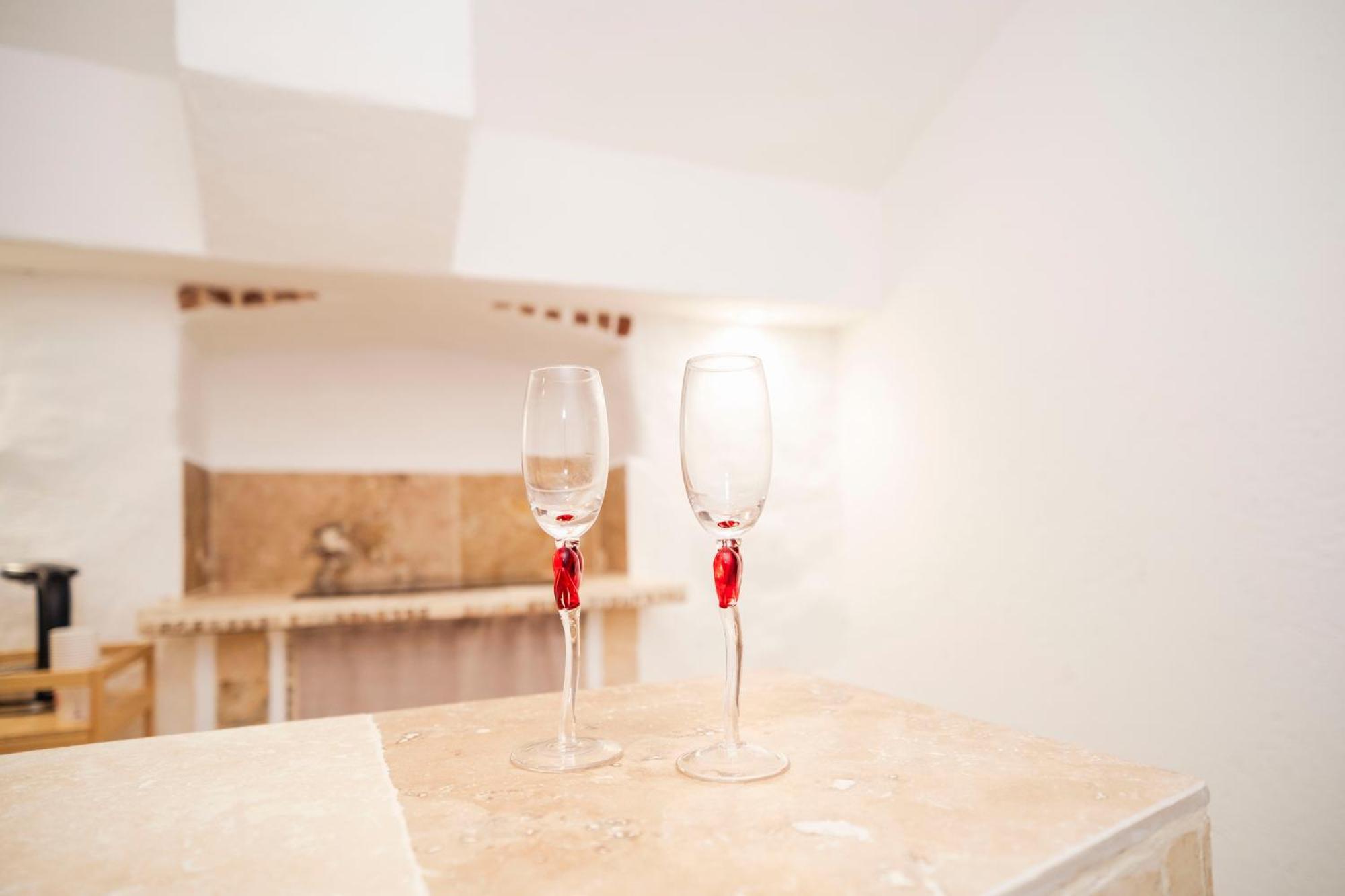 Le Temple D'Aphrodite, Appartement Avec Spa Vienne  Bagian luar foto