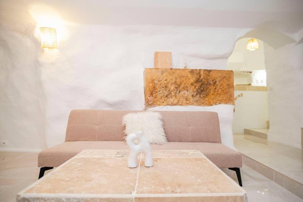 Le Temple D'Aphrodite, Appartement Avec Spa Vienne  Bagian luar foto