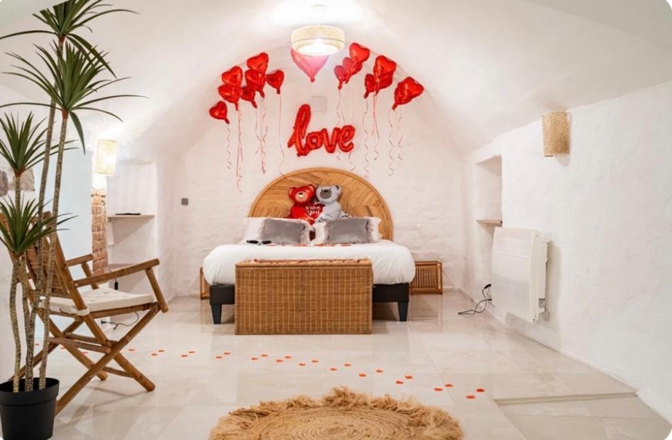 Le Temple D'Aphrodite, Appartement Avec Spa Vienne  Bagian luar foto
