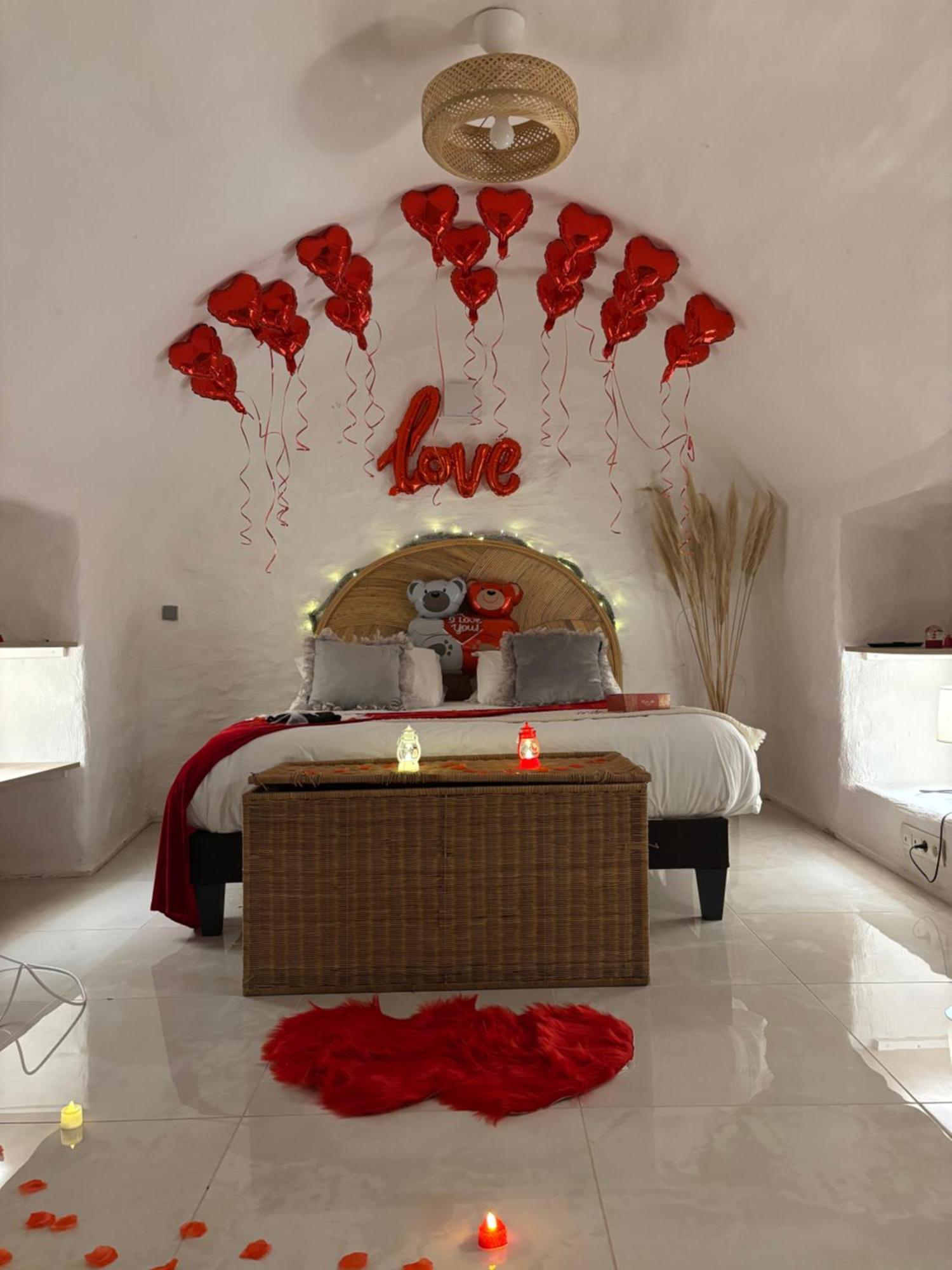 Le Temple D'Aphrodite, Appartement Avec Spa Vienne  Bagian luar foto